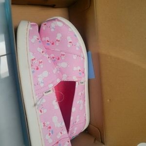 Brand new TOMS size 3 pink poodles new on box